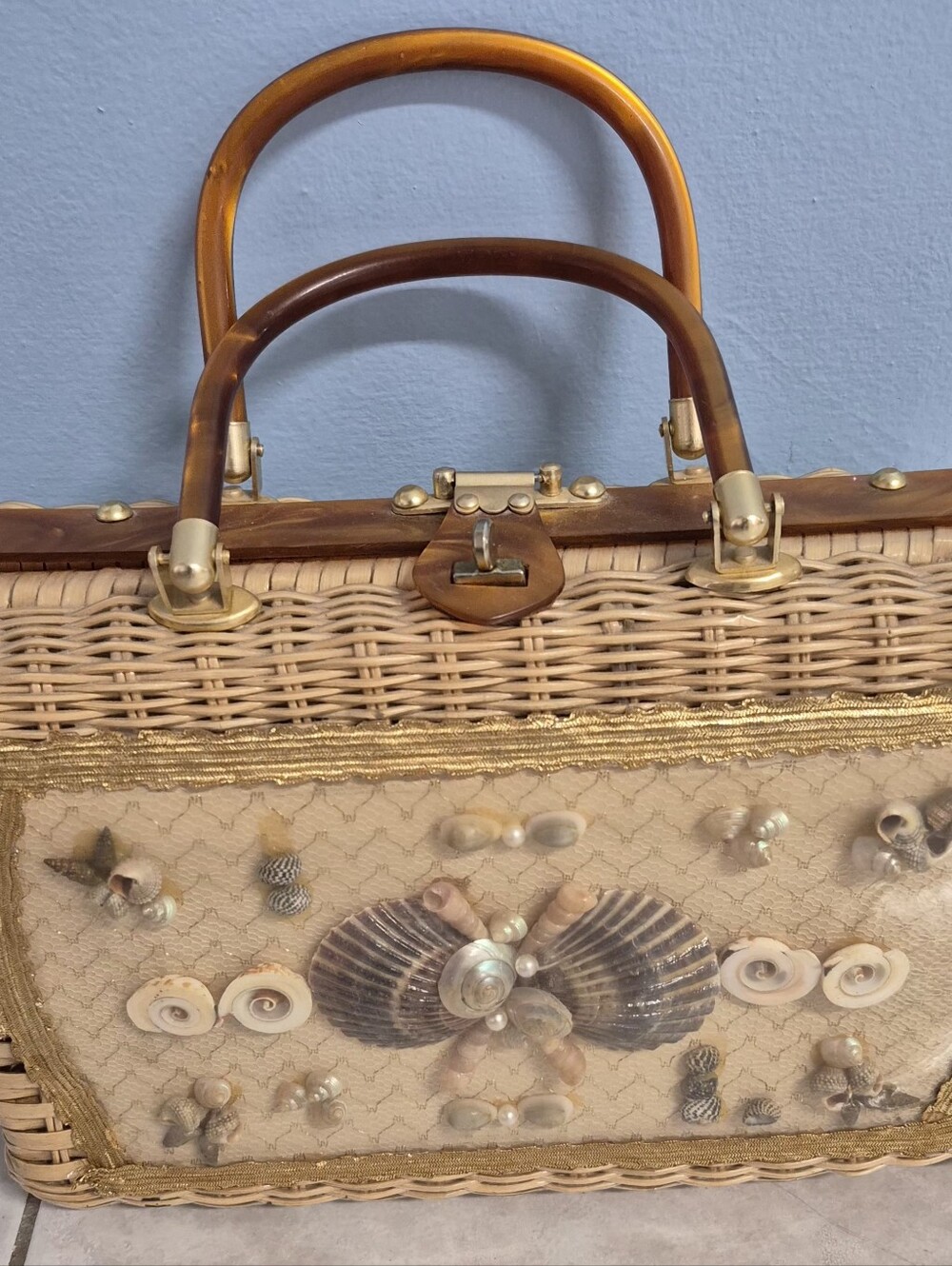VTG 1950s Princess Charming by Atlas Seashell Wicker Purse